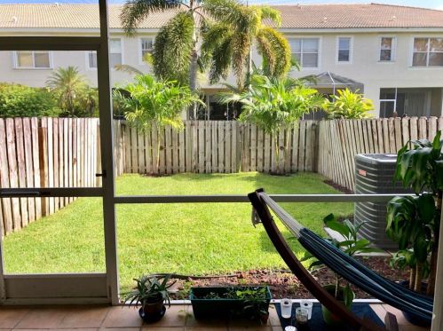 9861 Lago Dr, Boynton Beach FL 33472-2754 exterior