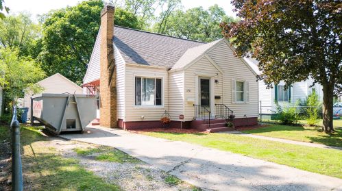 2925 Park St, Meskegon, MI 49444-1915