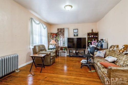 1696 Winfield St, Rahway, NJ 07065-3539