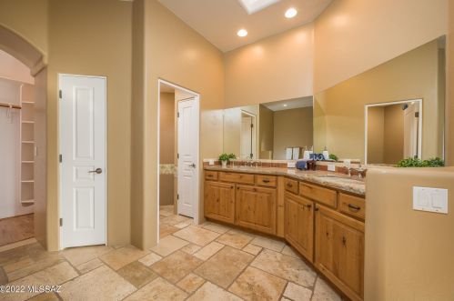 2240 Lone Star Pl, Tucson AZ  85713-6732 exterior