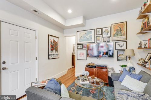 805 T St, Washington DC 20001-3127 exterior