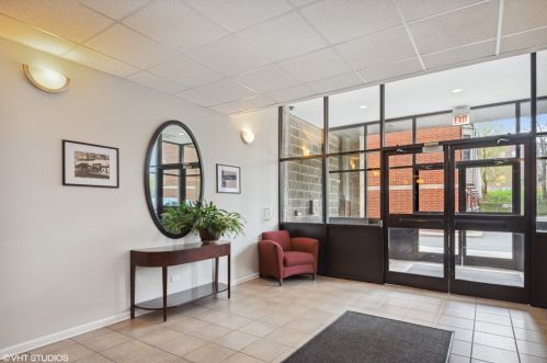 1820 Spaulding Ave, Chicago IL 60647-8840 exterior