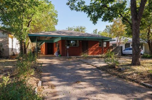 1710 32 St, Austin TX 78705-2115 exterior