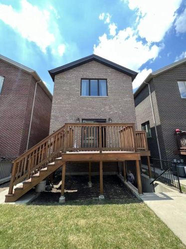 3831 Hermitage Ave, Chicago IL 60640-1127 exterior