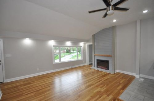 2215 Country Club Dr, Pittsburgh PA  15241-2333 exterior