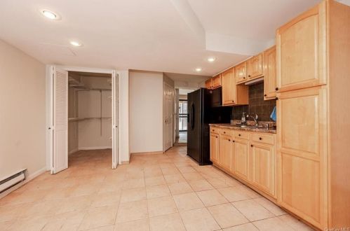 179 Cross St, Bronx NY 10464-1225 exterior