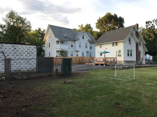 28 Sycamore St, Springfield, MA 01109-3033