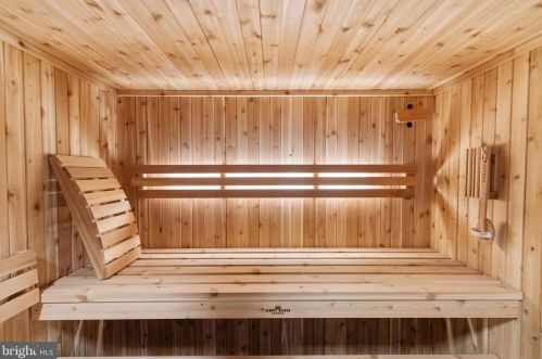 4815 15 St, Arlington VA 22205-2620 exterior