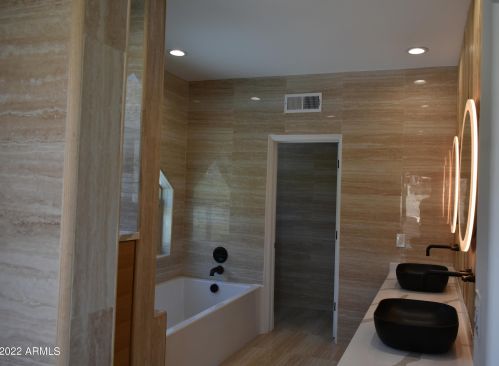 1825 Cinnabar Ave, Phoenix AZ  85020-1916 exterior