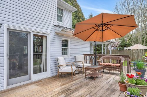 11 Maria Ct, Huntington Station NY 11746-2718 exterior