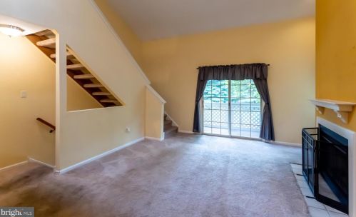 306 Foxcroft Cir, Limerick PA 19468-1538 exterior