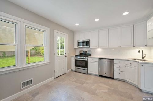 138 Sunset St, Dumont NJ  07628-1506 exterior