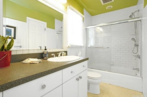 140 Cornell Dr, Commack NY 11725-2504 exterior