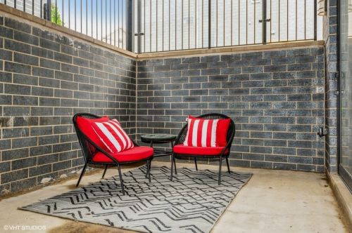 2441 Clybourn Ave, Chicago IL  60614-1918 exterior