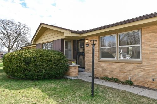 8909 Palmetto Ave, Milwaukee, WI 53225-5011