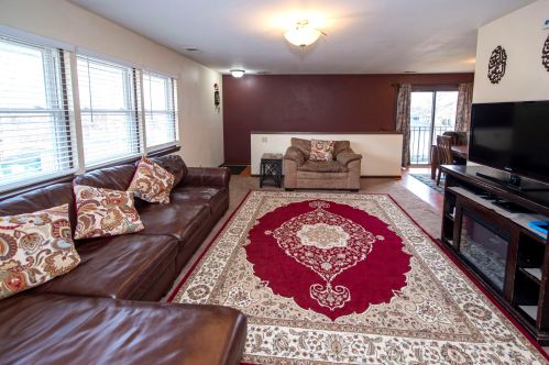 1900 Salem St, Milwaukee, WI 53221-5241