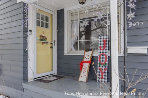 977 Southern Ave, Meskegon MI  49441-2236 exterior