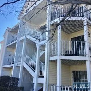 994 Boxwood Ct, Mahwah NJ 07430-2346 exterior