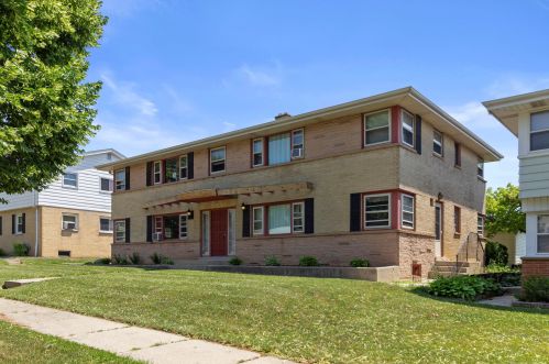 5624 Marilyn St, Milwaukee, WI 53221-5501