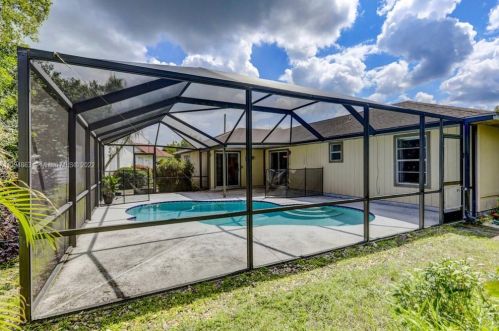 681 College Park Rd, Fort Pierce FL 34953-3330 exterior