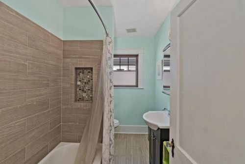 73 Gray St, Providence RI 02904-4702 exterior