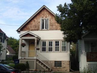 2112 Hubbard St, Milwaukee WI  53212-3342 exterior