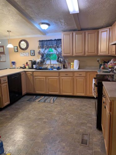 90 Redwood Ave, Concord NH 03301-3519 exterior