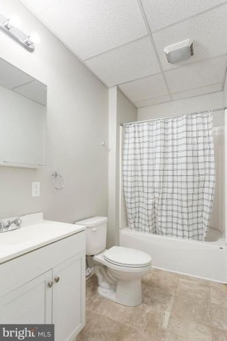 128 High St, Hanover PA 17331-3922 exterior