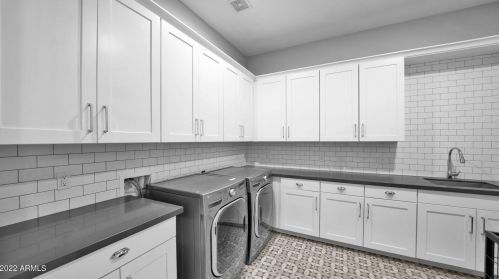 8723 9th Ave, Phoenix AZ  85021-4451 exterior