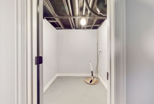 7821 Rhodes Ave, Chicago IL  60619-3013 exterior