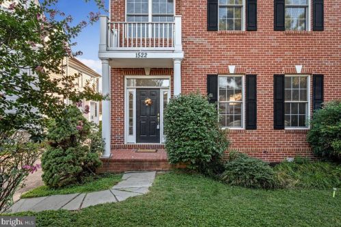 1522 Cedar Ave, Mc Lean VA  22101-3516 exterior