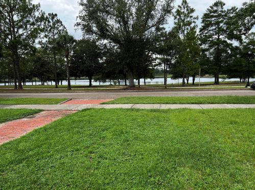 608 Circle Dr, Defuniak Springs, FL 32435-2512