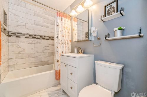 283 College Dr, Edison NJ  08817-5998 exterior