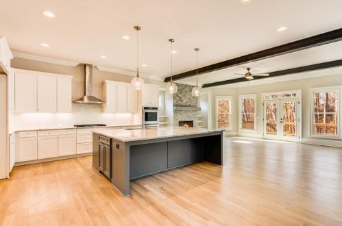 10820 Rogers Cir, Duluth GA 30097-1928 exterior