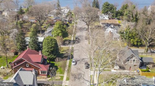 104 Morgan Ave, Riverton NJ 08077-1106 exterior