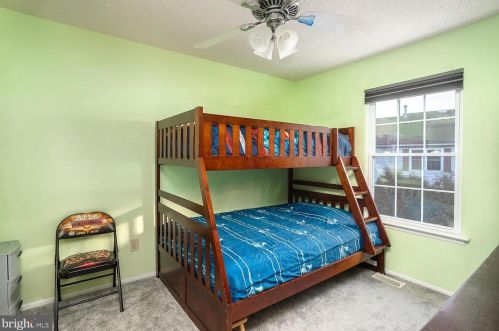 29 Stafford Ct, Trenton NJ 08690-3318 exterior