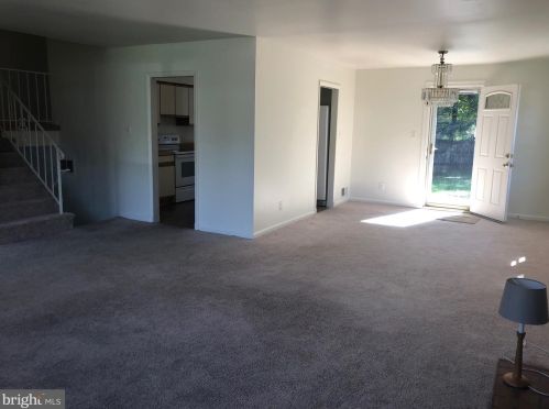 7033 Santa Maria Ct, Mc Lean VA  22101-3410 exterior