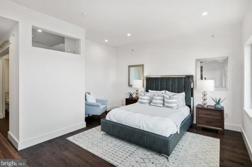 1352 19 St, Philadelphia PA 19146-4665 exterior