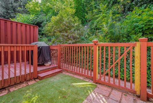 184 Gravel St, Meriden CT  06450-4658 exterior