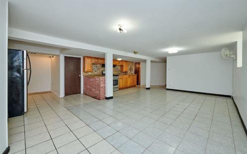 6635 Campbell Ave, Chicago IL 60645-5018 exterior