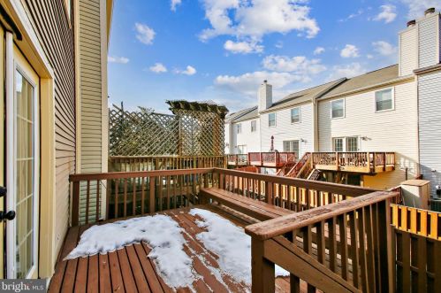 8209 Roxbury Dr, Alexandria VA 22309-3728 exterior