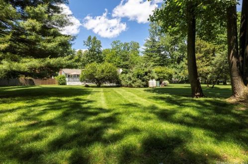 47 Nursery St, Norwalk CT 06850-1707 exterior