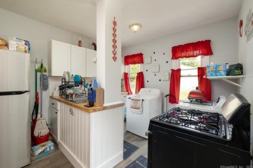 145 Fairview St, New Britain CT  06051-2709 exterior