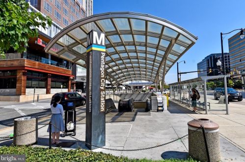 1023 19 St, Arlington VA 22202-1611 exterior