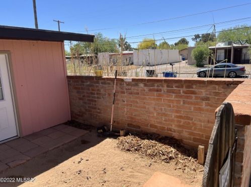 3241 Monte Vis Dr, Tucson AZ 85712-1630 exterior