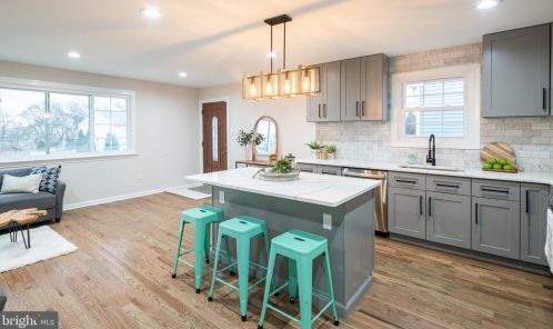 8122 Dorcas St, Philadelphia PA 19111-4112 exterior