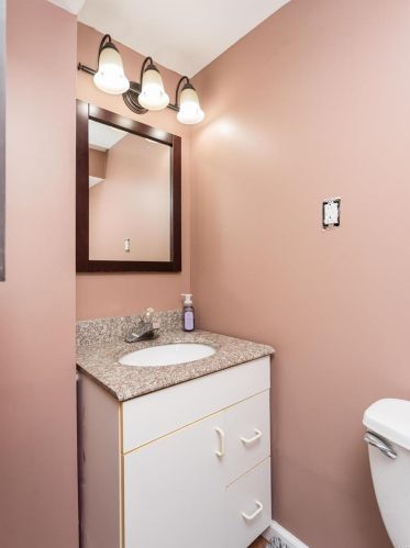 9414 Dorisann Ct, Saint Louis MO 63123-6304 exterior