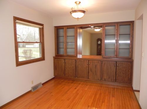 4845 82nd St, Milwaukee WI  53220-4217 exterior