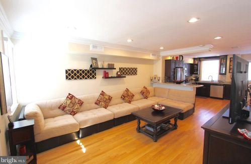 1135 Colonial Ave, Alexandria VA  22314-1324 exterior