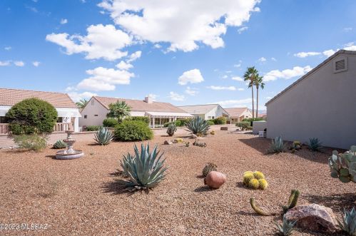 594 Mickelson Ln, Green Valley AZ 85614-5749 exterior